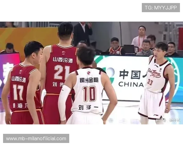 吴前外线接球即投命中三连发