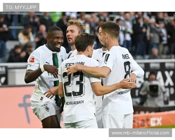 “德甲惊喜不断，新晋强队追逐榜首”，德甲老牌强队